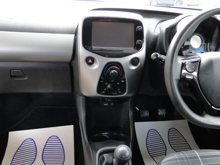 Peugeot 108 1.0 Active 3dr Hatchback Petrol White
