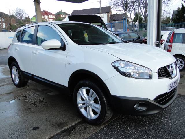 Nissan Qashqai 1.5 dCi [110] Acenta 5dr Hatchback Diesel White