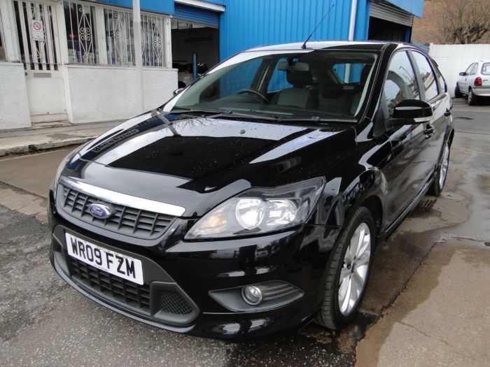 Ford Focus 1.6 Zetec S 5dr Hatchback Petrol Black