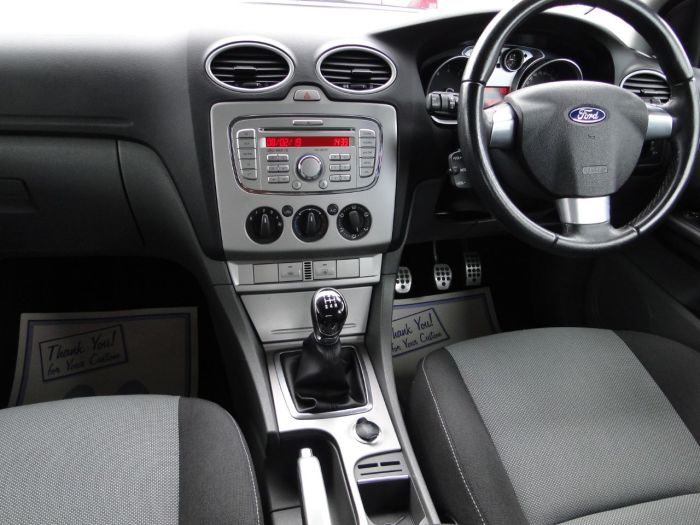 Ford Focus 1.6 Zetec S 5dr Hatchback Petrol Black