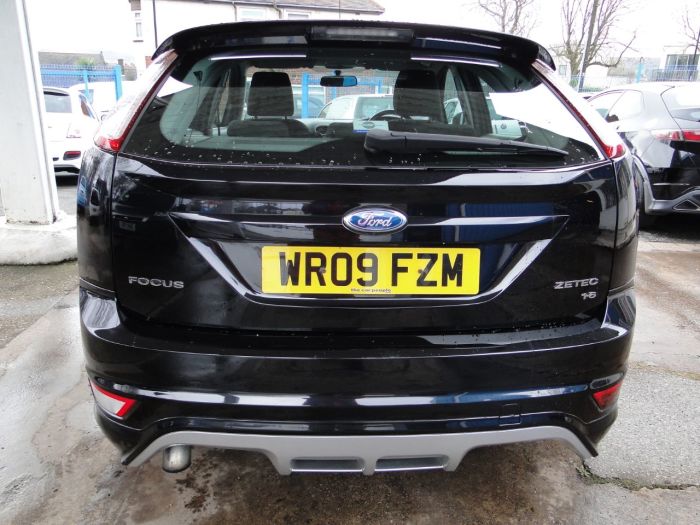 Ford Focus 1.6 Zetec S 5dr Hatchback Petrol Black