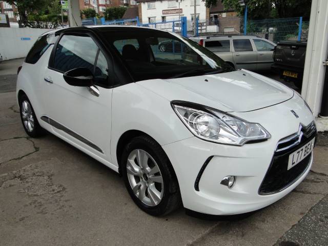 Citroen DS3 1.2 PureTech Dsign Plus 3dr Hatchback Petrol White