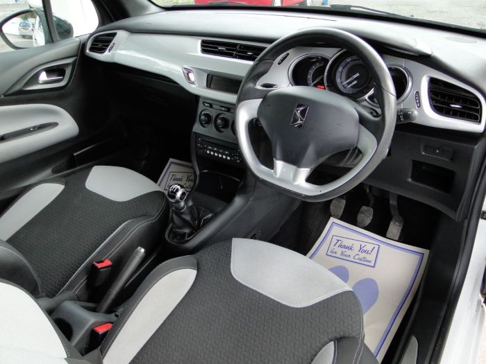 Citroen DS3 1.2 PureTech Dsign Plus 3dr Hatchback Petrol White