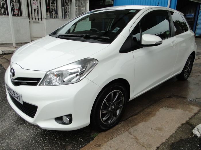 Toyota Yaris 1.0 VVT-i Edition 3dr Hatchback Petrol White
