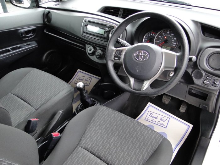 Toyota Yaris 1.0 VVT-i Edition 3dr Hatchback Petrol White