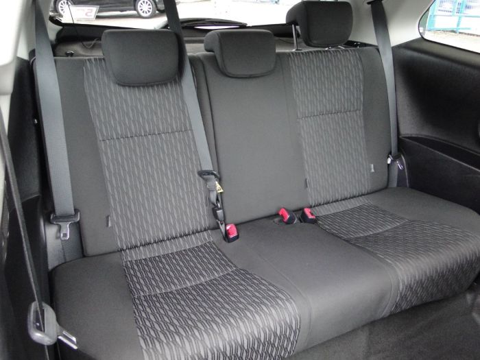 Toyota Yaris 1.0 VVT-i Edition 3dr Hatchback Petrol White