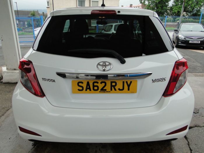 Toyota Yaris 1.0 VVT-i Edition 3dr Hatchback Petrol White